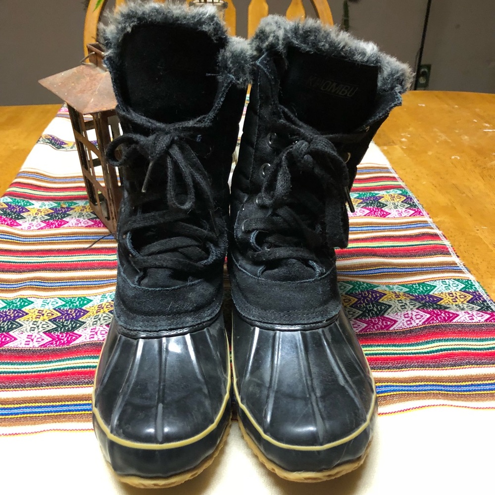 Khombu Snow Boots size 8